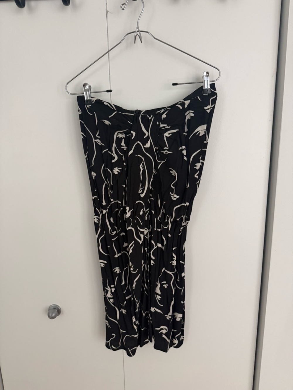 Zara midi skirt with white Abstract face Print